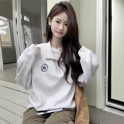 Women's Loose Fit Polo Neck Crew Neck Sweatshirt with Hand-Embroidered Retro Shoulder Design, Youthful and Age-Defying Hooded Cotton Top