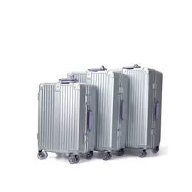 旅行箱;行李牌;旅行包袋