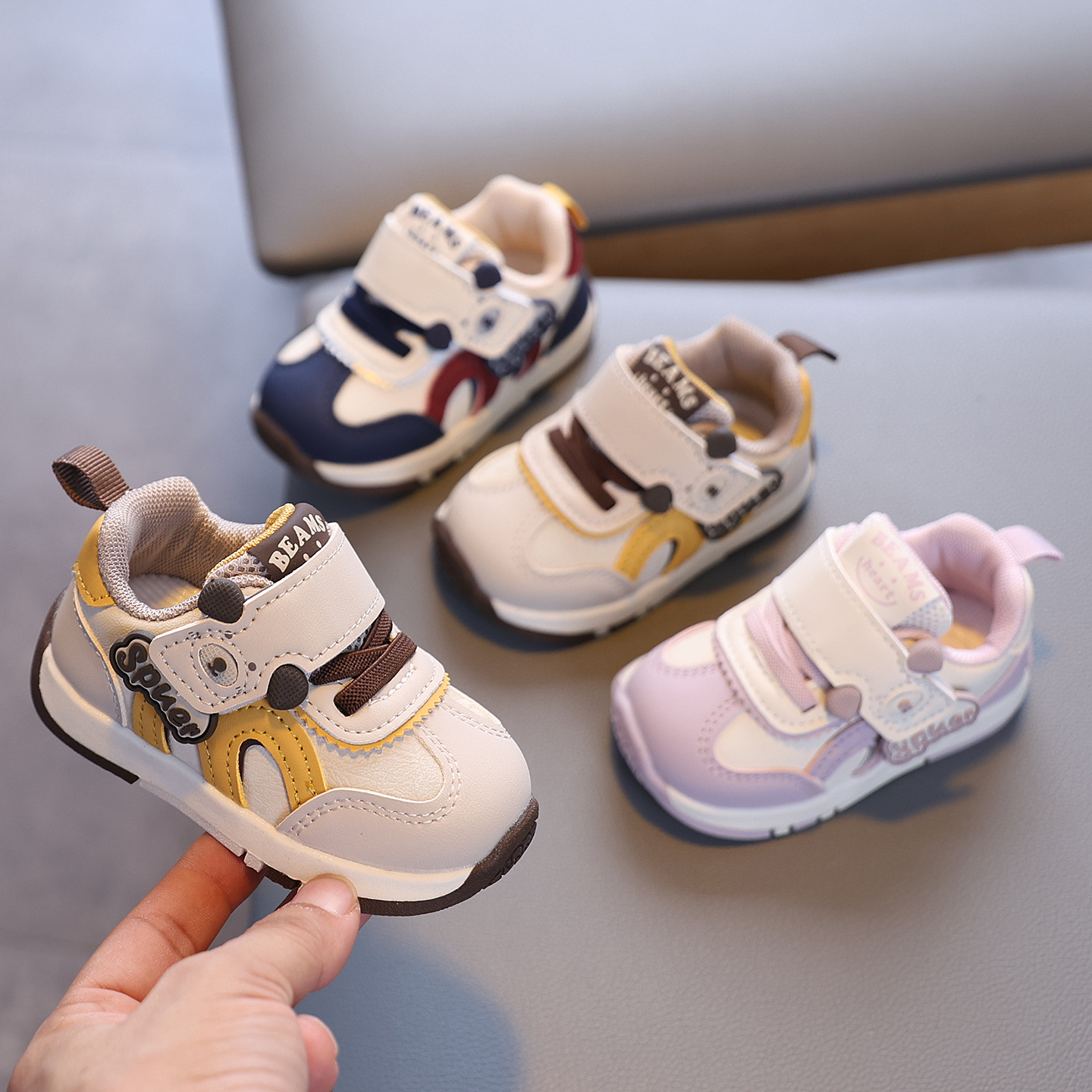 Infant soft-soled walking shoes, new autumn model, breathable and non-slip toddler sneakers for boys and girls, cartoon-style Forrest Gump shoes