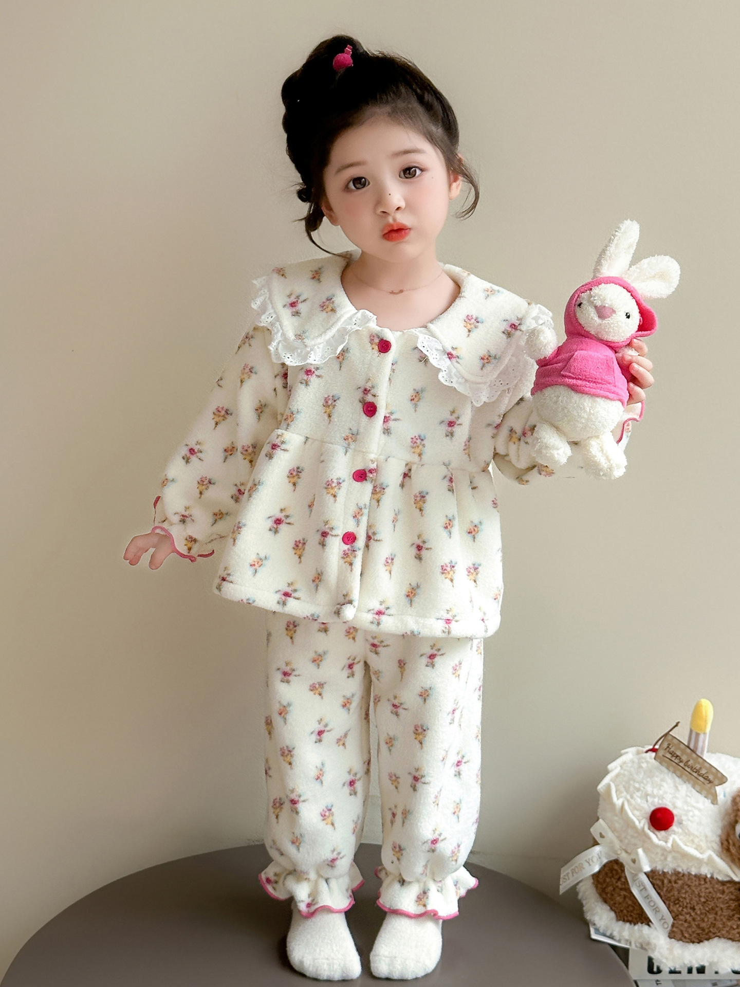 Niñas pijamas de franela otoño-invierno 2025 nuevo bebé princesa ropa doméstica infantil invierno conjunto de terciopelo de coral
