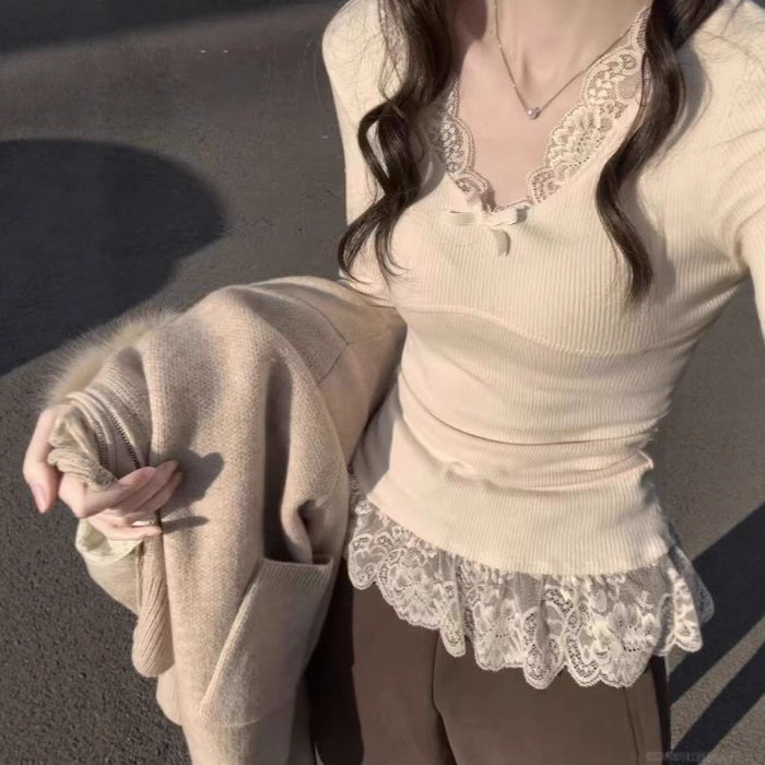 野媛韩系辣妹风蕾丝拼接设计感长袖t恤女秋冬修身显瘦打底衫上衣