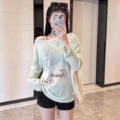 日焼け止めブラウス女性の薄い夏 2025 新しいプリントルーズ白長袖 Tシャツトップインブラウス