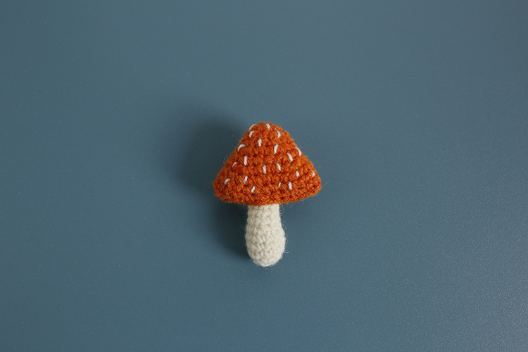 Mushroom Pattern Cute Pin Mushroom Yarn Knitting Women's Brooches 1 Piece