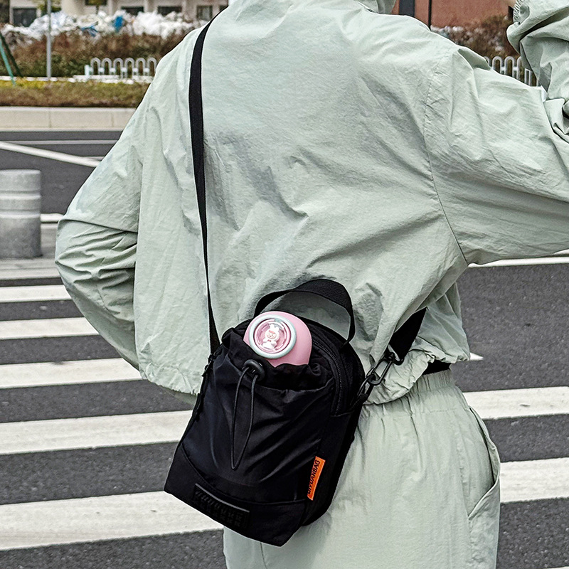 Bolso de taza de agua de dopamina de salida de primavera de estilo japonés Bolso de herramientas pequeño y ligero Viajes entre padres e hijos Deportes al aire libre Bolso para niños