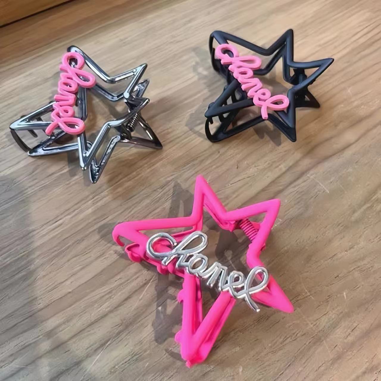 Haarnadel Metall Pentagramm Süß Kühlen Wind Schwarz Buchstaben Kalt Erweiterte Sinn Zurück Kopf Mode Hai Clip Kopfbedeckungen_voghion.com