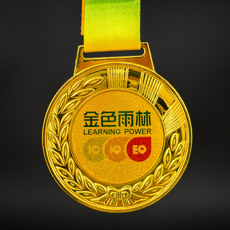 Mayorista oro lámina adhesiva medalla deportiva correr medalla metálica personalizada competencia medalla maratón jardín de infantes en stock