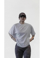 オーバーサイズのファッショナブルなスポーツスタイルのシックなプリント綿100%半袖Tシャツ、トレンディな個性のトップス