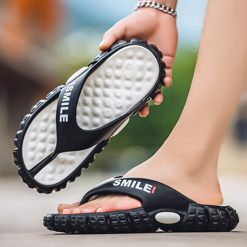 Chanclas para llevar exterior verano para hombre nuevo hogar sandalias casuales antideslizantes zapatos de playa de moda para hombre sandalias