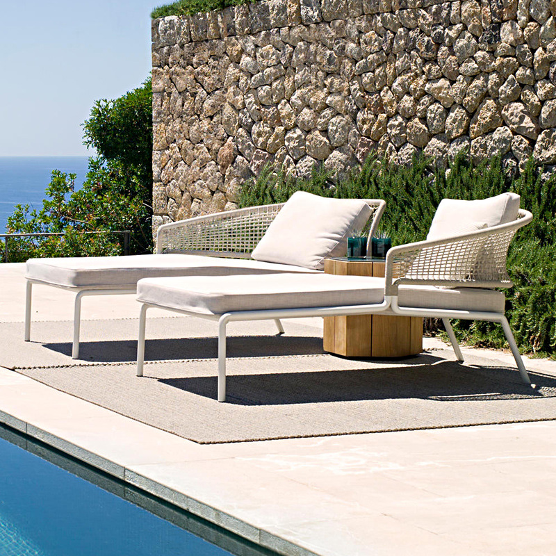 Cama de cama al aire libre villa hotel piscina sillón al aire libre impermeable protección solar patio silla de playa de madera maciza image 2