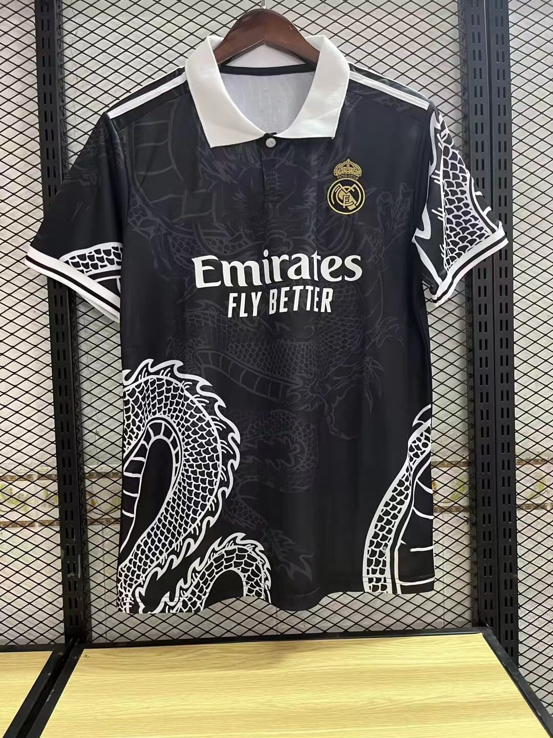 Venta al por mayor 23-24 Real Madrid Jersey N ° 5 Bellingham N ° 7 Vinius adultos niños traje de uniforme de fútbol