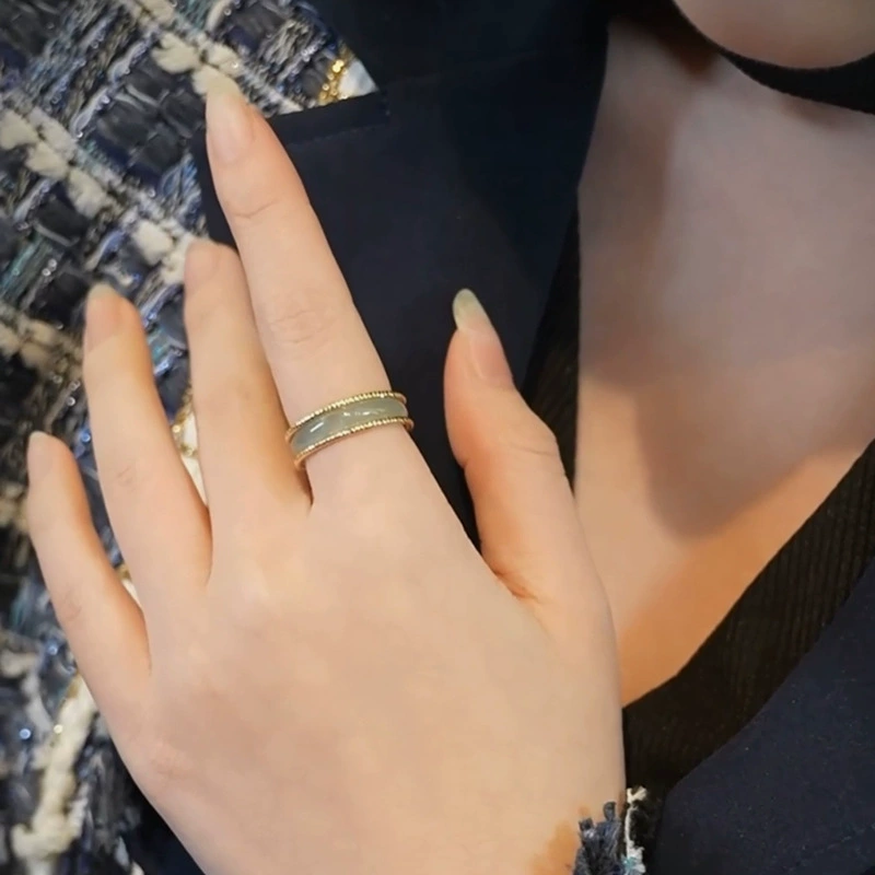 Новое кольцо из ледяного нефрита класса А, простое кольцо, универсальное кольцо для мужчин и женщин, кольцо для пары, хвостовое кольцо, доступная роскошь и другие.