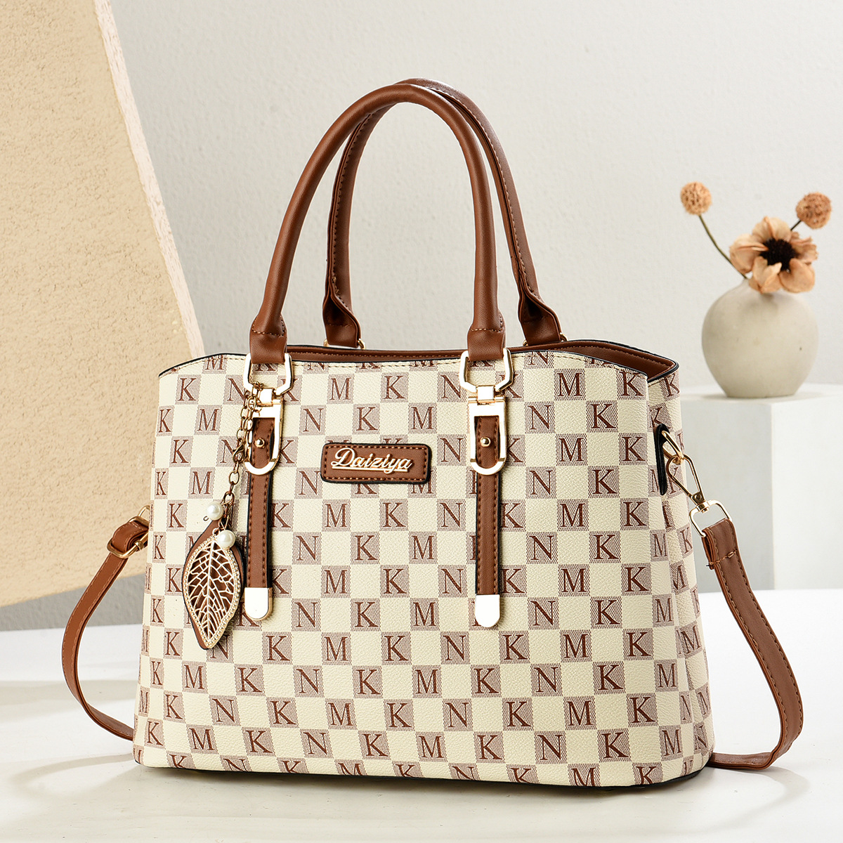 Bolso de mujer 2025 nuevo bolso de madre de moda de gran capacidad temperamento mensajero portátil bolso de hombro para mujer de mediana edad en nombre del cabello