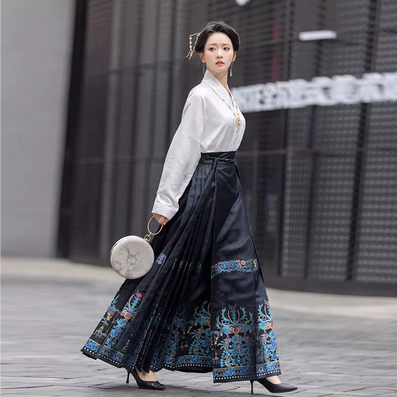 Женский комплект ханьфу в стиле Мин 2025 года, новая юбка с имитацией цветочного узора и золотой нитью, китайский повседневный улучшенный комплект с перекрестным воротником и рукавами-самолетами