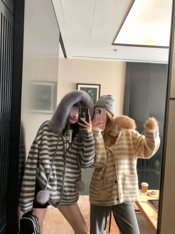 【乖乖娇俏女孩】毛领条纹开衫毛衣外套|undefined