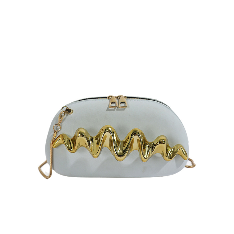 2026 nuevo bolso de cadena de metal decorado de moda simple onda mano agarrar bolso de cena de hombro mochila mujer