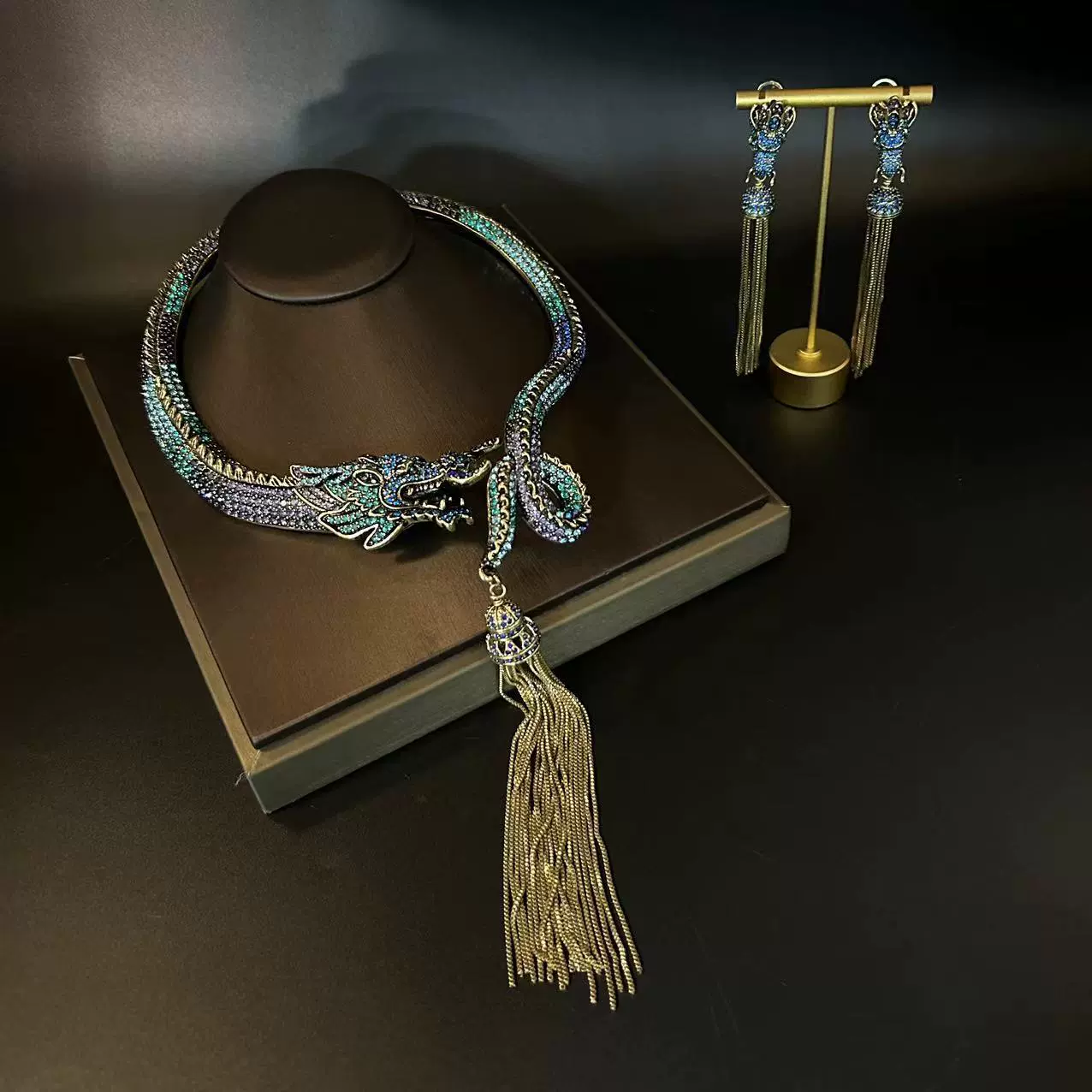 青岛中古重工立体满钻龙项圈流苏款耳拍耳饰夸张设计国风首饰套装