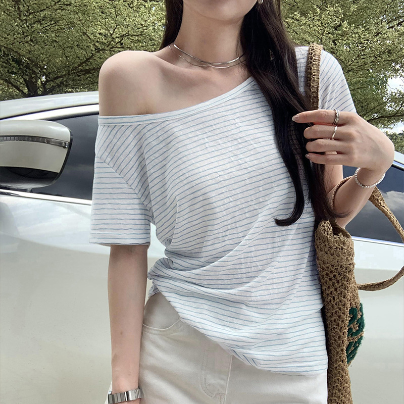 Factory direct supply this year's popular beautiful temperament off-shoulder wide collar short sleeve T-shirt women's summer 2025 new all-match shirt