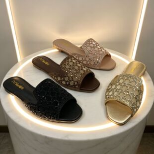 �羳�������������r�з���Ů��Ьƽ��һ����ˮ荾W�����slippers
