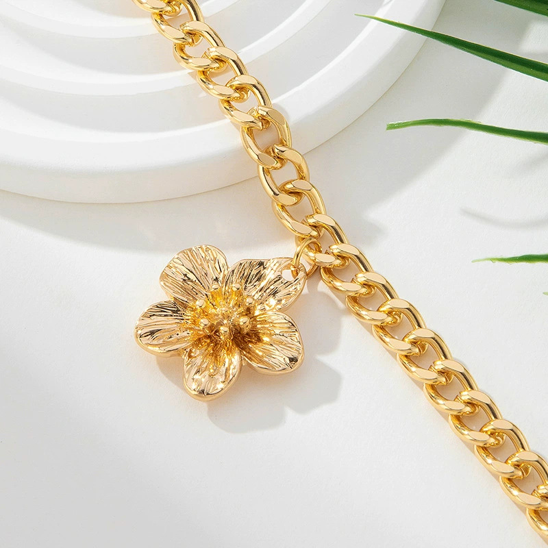 Joyas transfronterizas europeas y estadounidenses moda temperamento dorado flor tobillas metal femenino simple cadena gruesa floral pie adornamiento