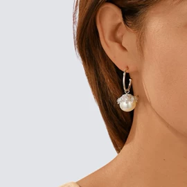 耳环;耳钉;项链