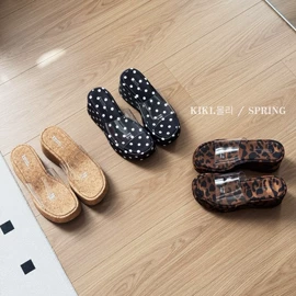 女式休闲单鞋;女式雪地靴;厚底拖鞋