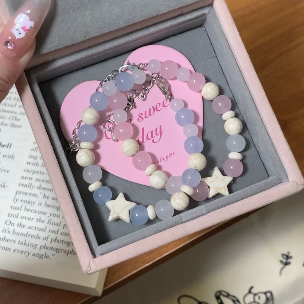 Brazalete de estrellas encantadora en el viento pequeño fresco cuentas brazalete de alta calidad pareja de joyería de mano
