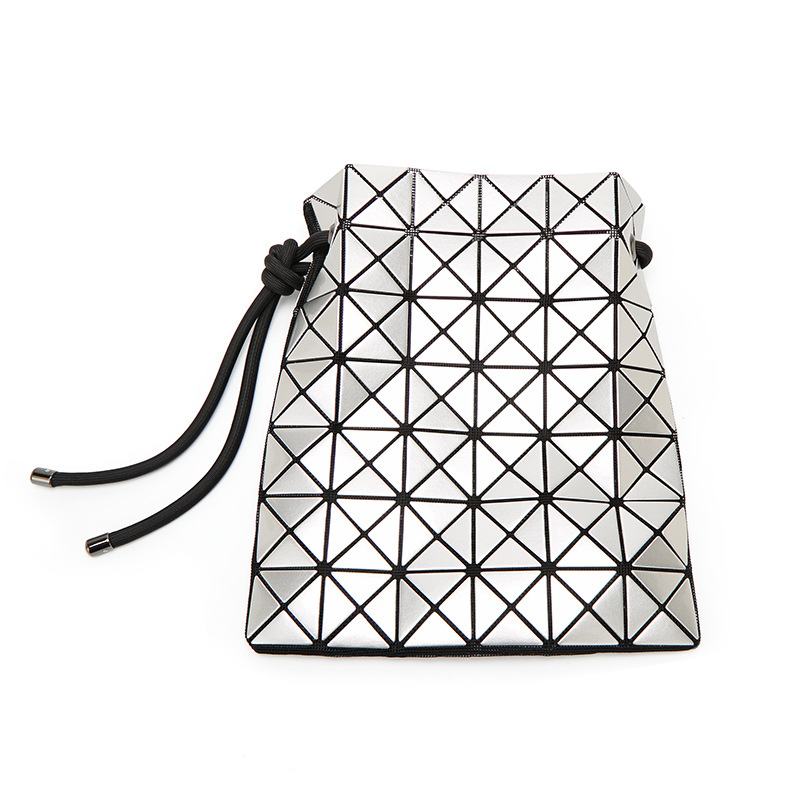 2024 nuova borsa a tracolla giapponese da donna a secchiello con coulisse a spalla in PU brillante con geometria a griglia di diamanti_voghion.com