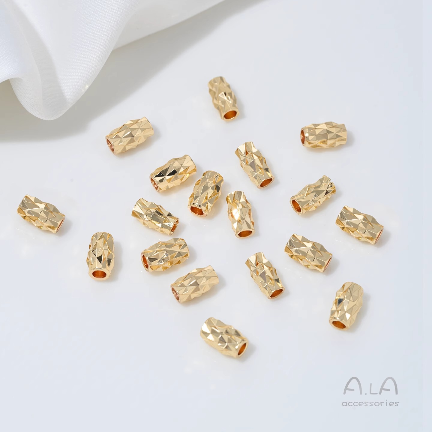 14K Gold-Filled Color-Preserving Floral Straight Tube Threaded Tube Beads Lantern Spacer Bead Accessories Handmade Beaded Hand Necklace DIY Materials