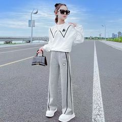 女の子の洋風ズボン2025春秋服の新型ファッションの流行は、やせているカジュアルなスポーツの広い足のストレートパンツに合わせています。