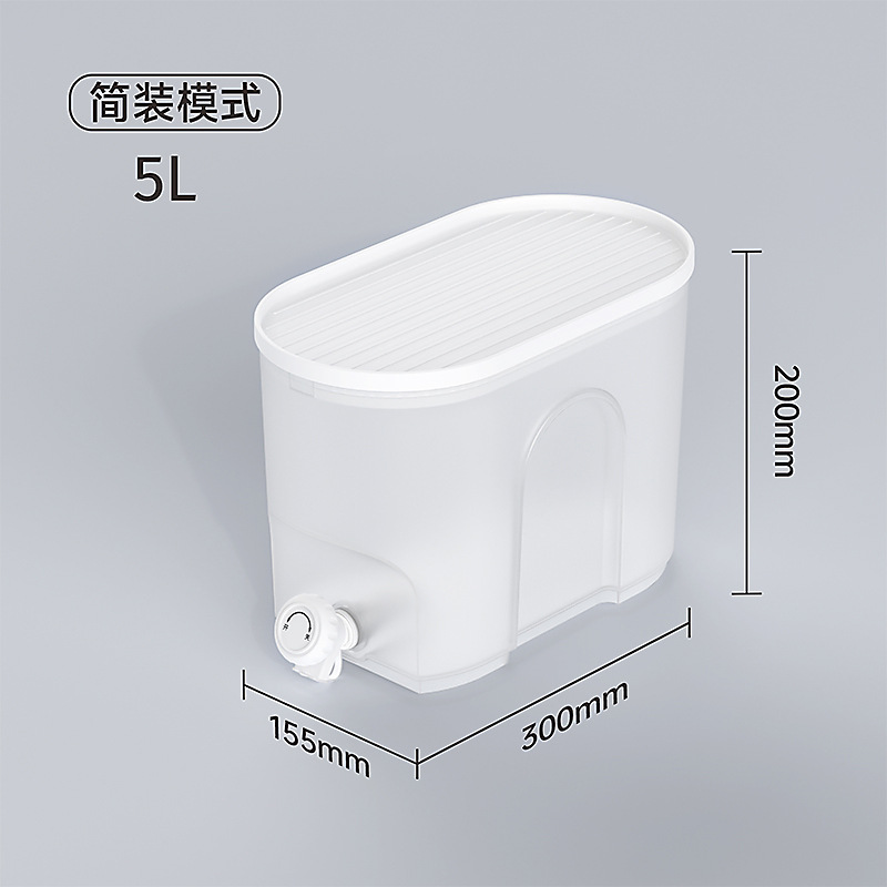 Capacious teapot
