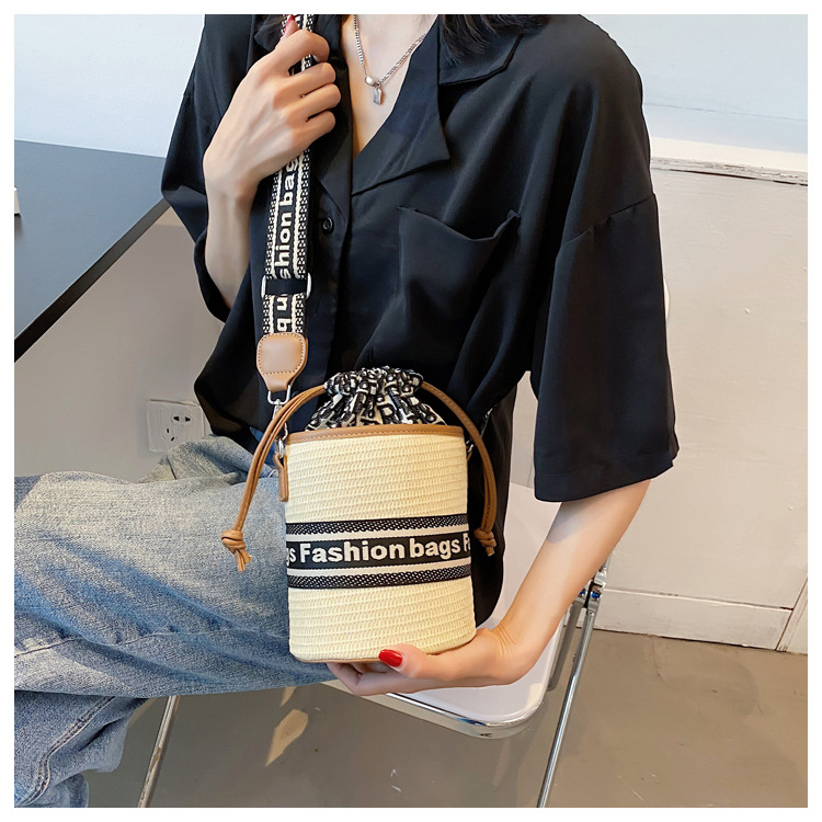 Wholesale Accessories Straw Woven Embroidery Letters Bucket Bag Nihaojewelry display picture 18