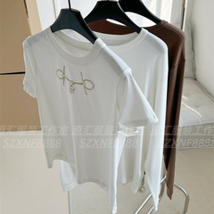 馬を飼っている女の子のtシャツの経典のロックの浮き彫りの3dプリントのteeの2層の肩は年齢を減らします。