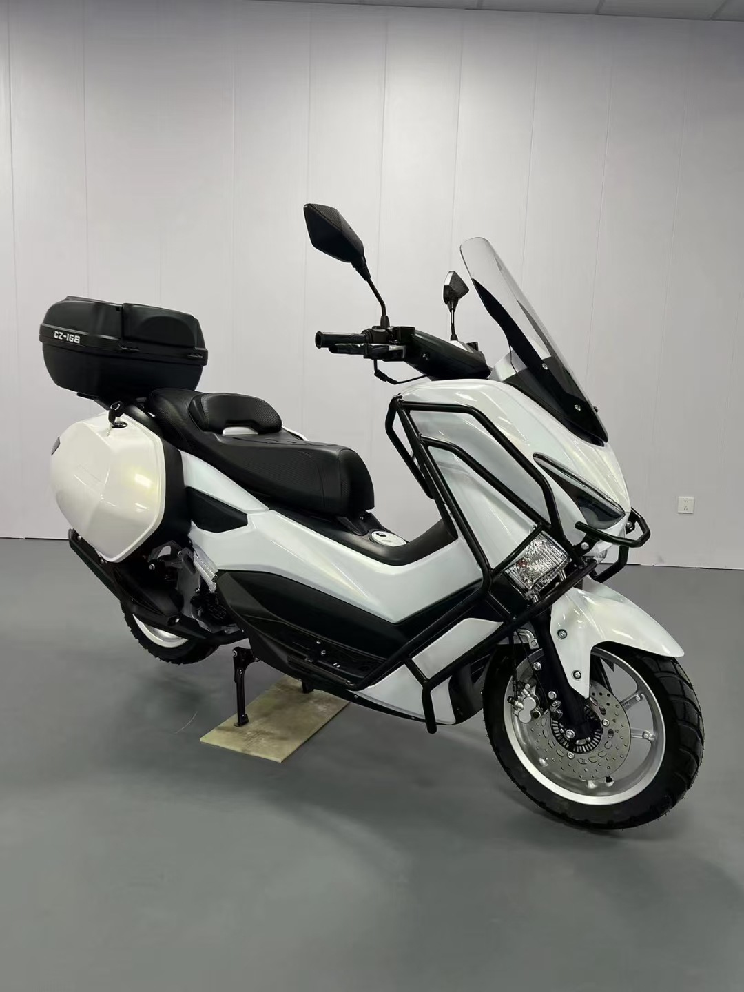 Factory Direct Sales of Domestic Outdoor 150Cc Mengshi Third-Generation Scooter Motorcycles, Fuel-Powered, National Standard Iv, Electric Injection, Off-Road Motorcycles