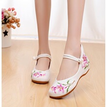 J 72971 Chinese Style Embroidered Cloth Shoes �����廨��Ь