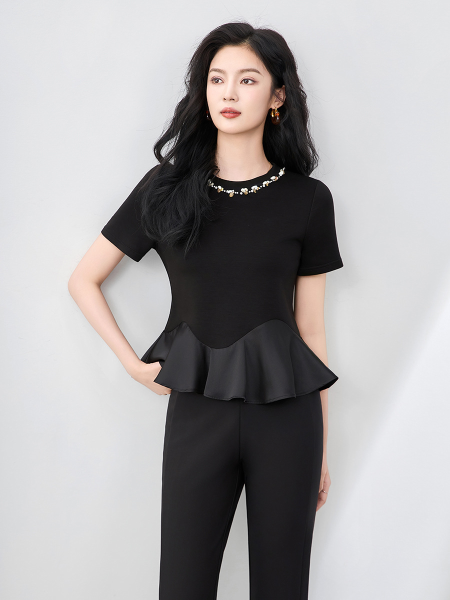 Áo thun nữ cổ tròn tay ngắn đính kim cương viền bèo nhún kiểu Pháp — Màu đen