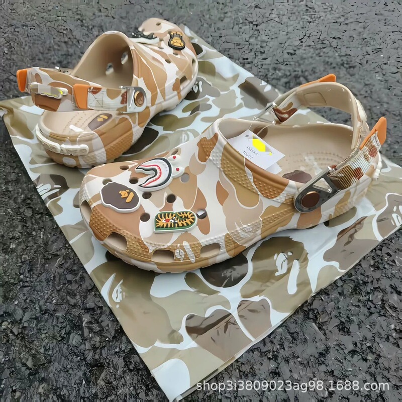 New Classic Collaboration Camouflage Ape-Man Electroplated Buckle Perforated Shoes Outdoor Cool Casual Shoes for Men and Women, Wear-Resistant Sandals