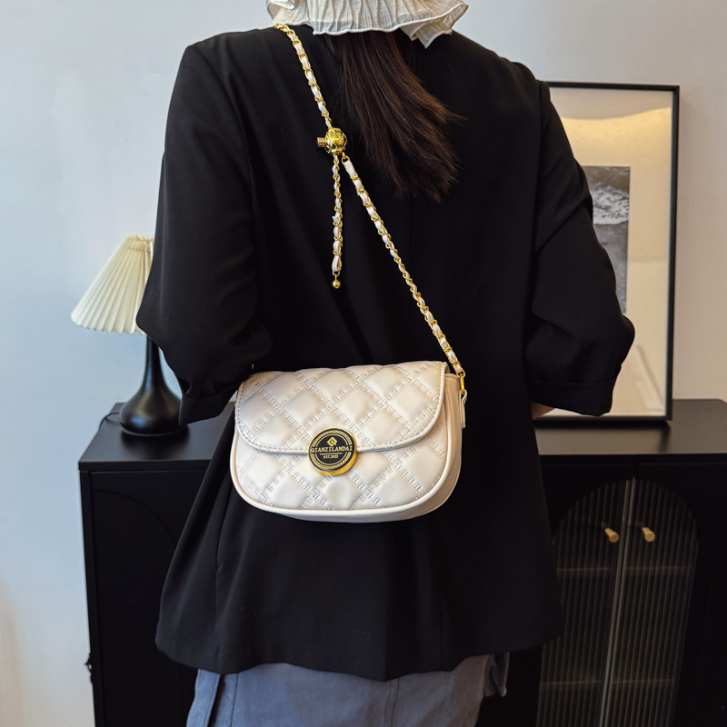 Versión coreana del bolso de cadena de viento de fragancia pequeña 2025 verano nuevo bolso femenino bolso de hombro bordado de rombo bolso de mensajero de viaje de moda