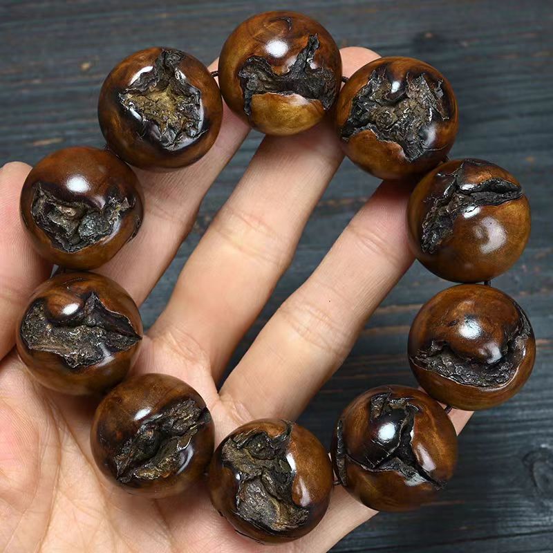 Direct Sales from the Manufacturer of Premium Natural Lightning-Strike Jujube Wood Bracelets, Prayer Beads, and Buddhist Beads. Wholesale of Fine Products Available, with Options for Dropshipping