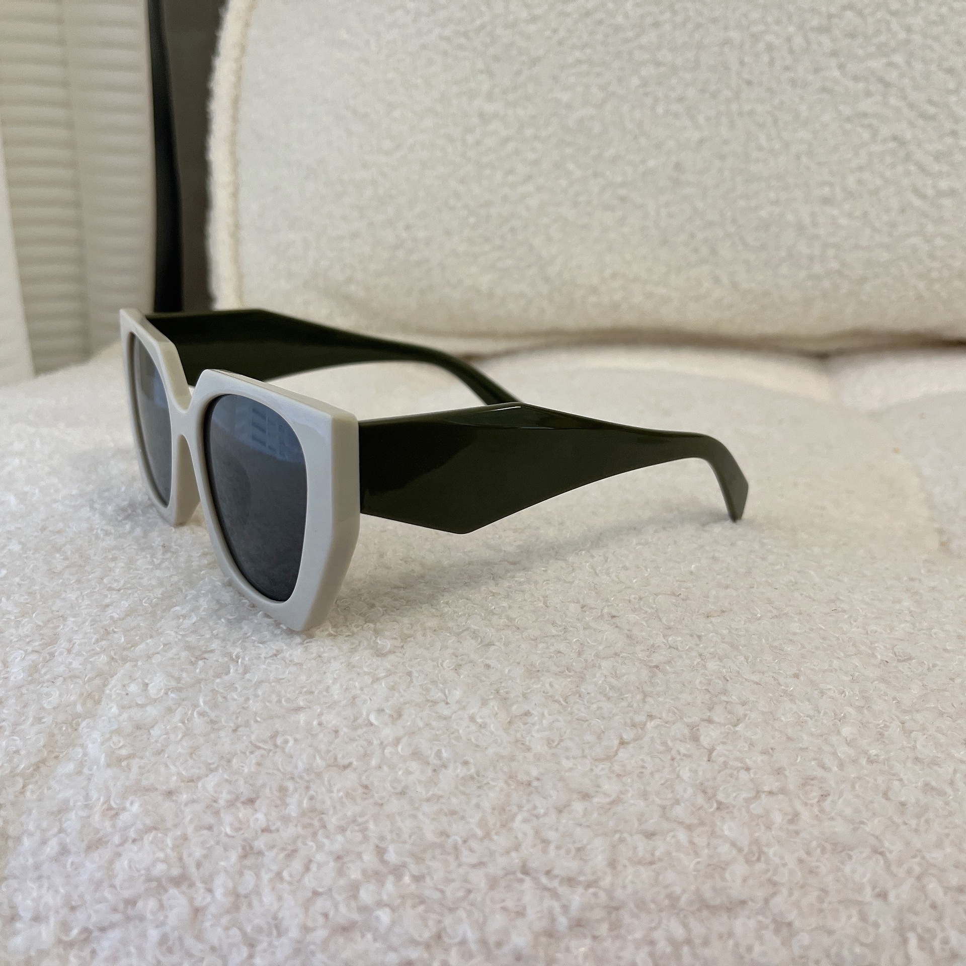 Color a juego de arroz blanco y verde