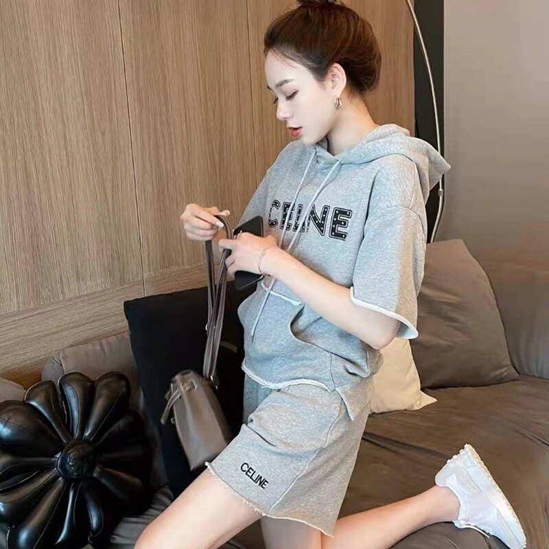 Five-Piece Crab Sports Set for Women, Summer Salt-Style Trendy Hooded Sweatshirt and Shorts, Thin and Youthful Korean-Style Student Two-Piece Set Five-Piece Crab Sports Set for Women, Summer Salt-Style Trendy Hooded Sweatshirt and Shorts, Thin and Youthful Korean-Style Student Two-Piece Set