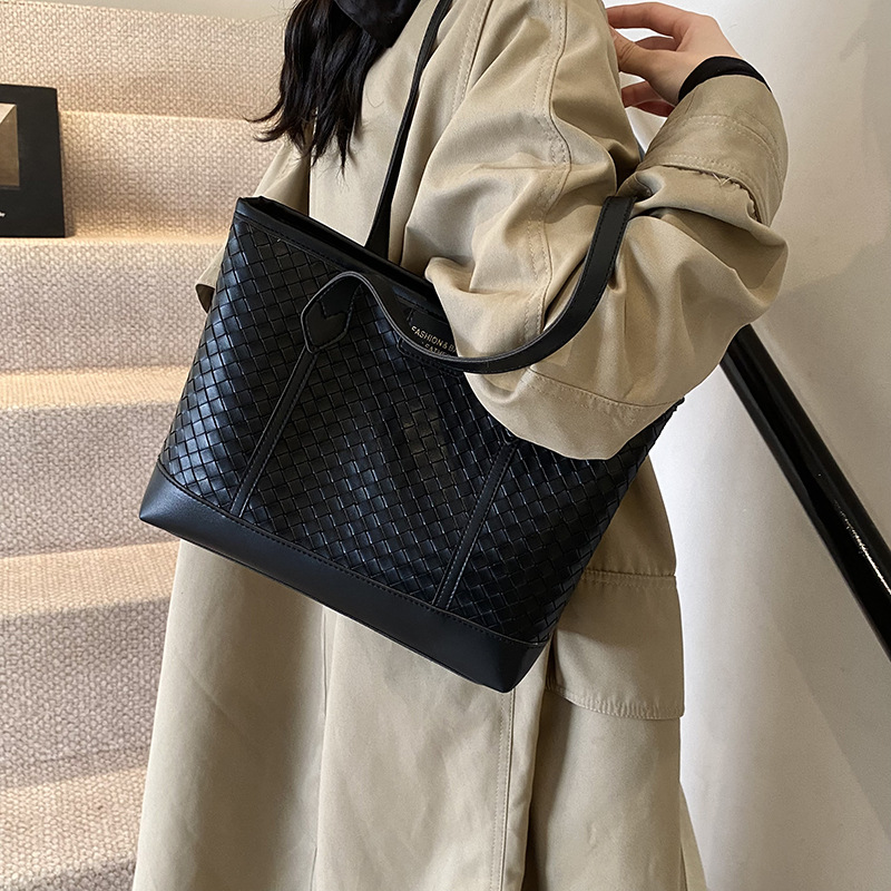 Bolsas de alta capacidad de transporte 2024 nuevas bolsas de mujer, bolsas de hombro casuales, bolsas populares