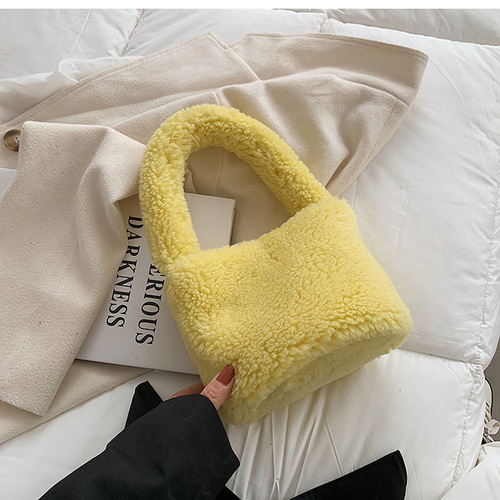 Autumn/Winter New Plush Sheepskin Bag with Woolen Balls, Feminine Vegetable Basket Style Handbag, Soft and Fluffy Round Tube Bag for Women