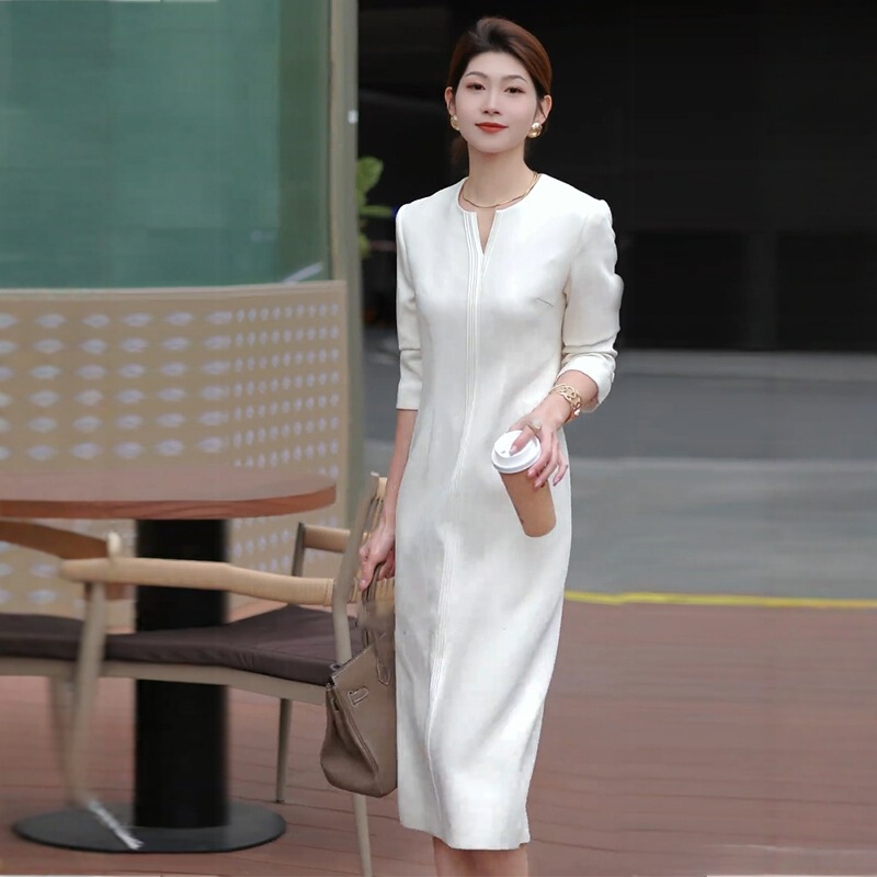 Light Luxury and Exquisite Dress for Women 2025 Spring and Summer, Generous and Decent Goddess Style, Classy Petite White Long Dress