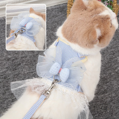 お姫様のスカートの猫の縄は猫の服を卸売りします。