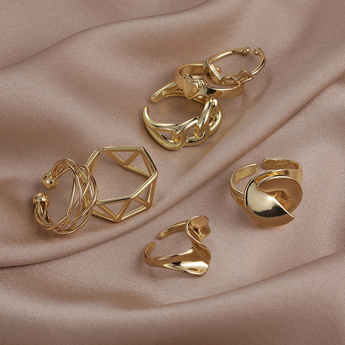 Niche design style geometric retro open ring cold wind shaking fast same style European and American gold metal ring
