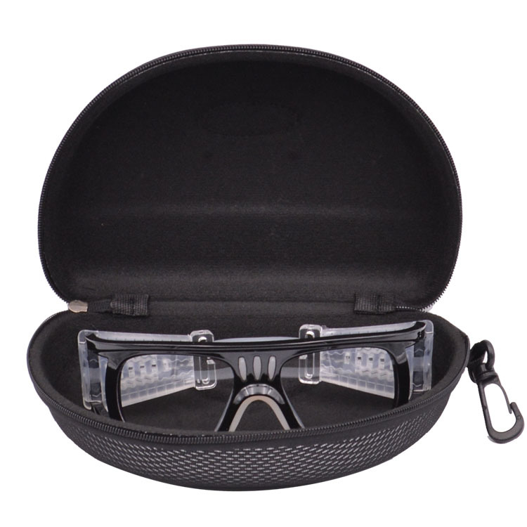 Ulkoiluurheiluun tarkoitetut koripallolasit voidaan ripustaa turvallisesti ja suojatusti. Aurinkolasit ovat muodikkaat ja hienostuneet._voghion.com