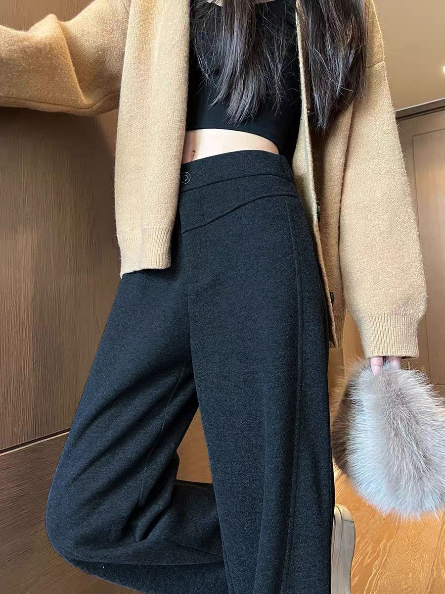 灰色のバナナのズボンの女性は秋冬に厚い直筒の狭い版の広い足のズボンのカジュアルなウールです。