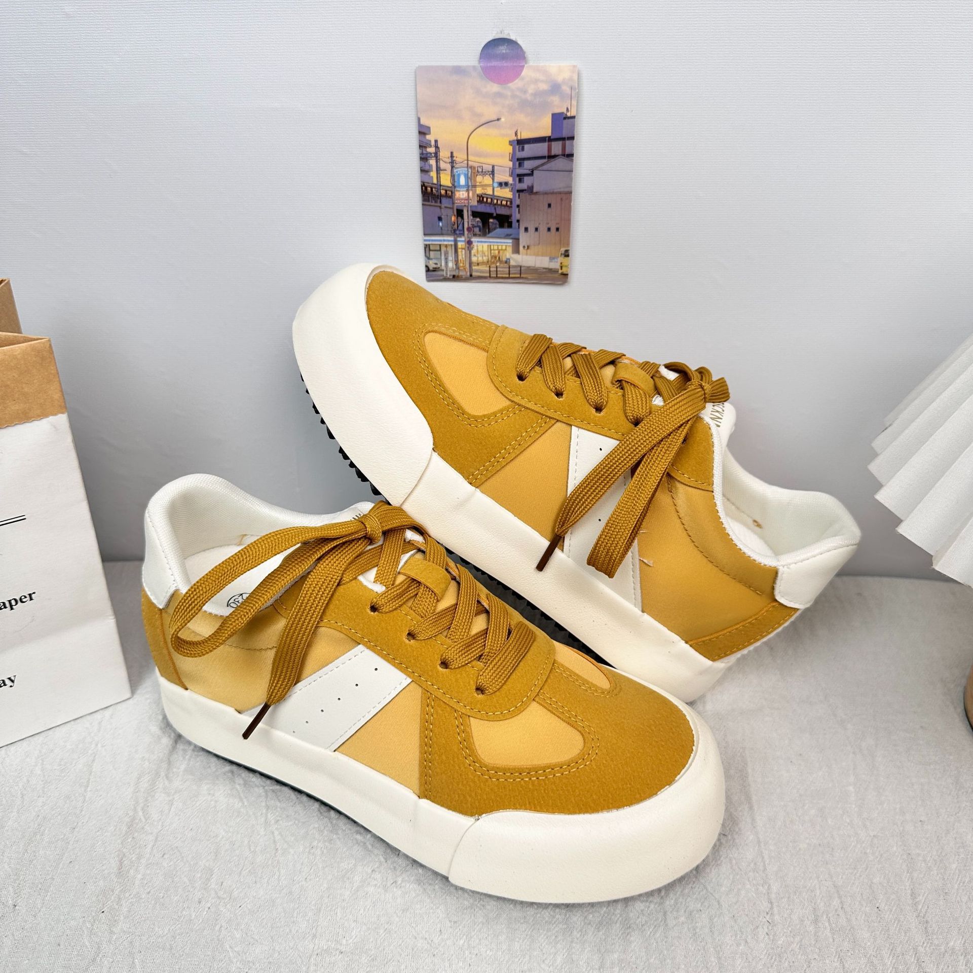 6640 zapatos blancos transpirables de altura interior, zapatillas de deporte casuales para mujer, suela gruesa, zapatos deportivos de primavera y otoño de 2025