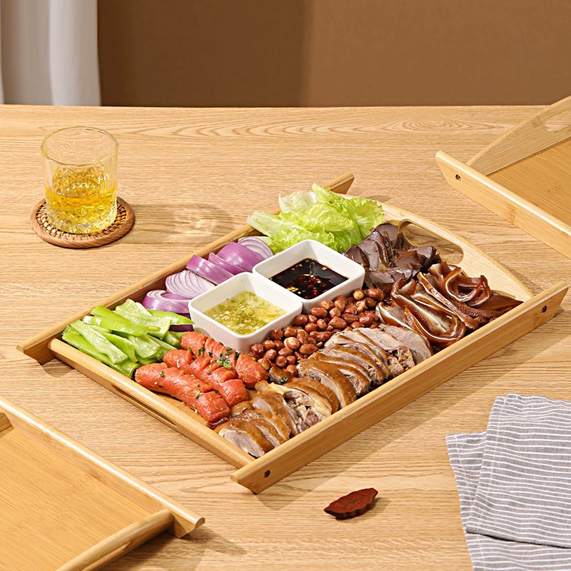 # Блюдо из баранины ломтиков с ручкой мясной поднос деревянный прямоугольный маринованная баранина копченый соус бамбуковая поднос