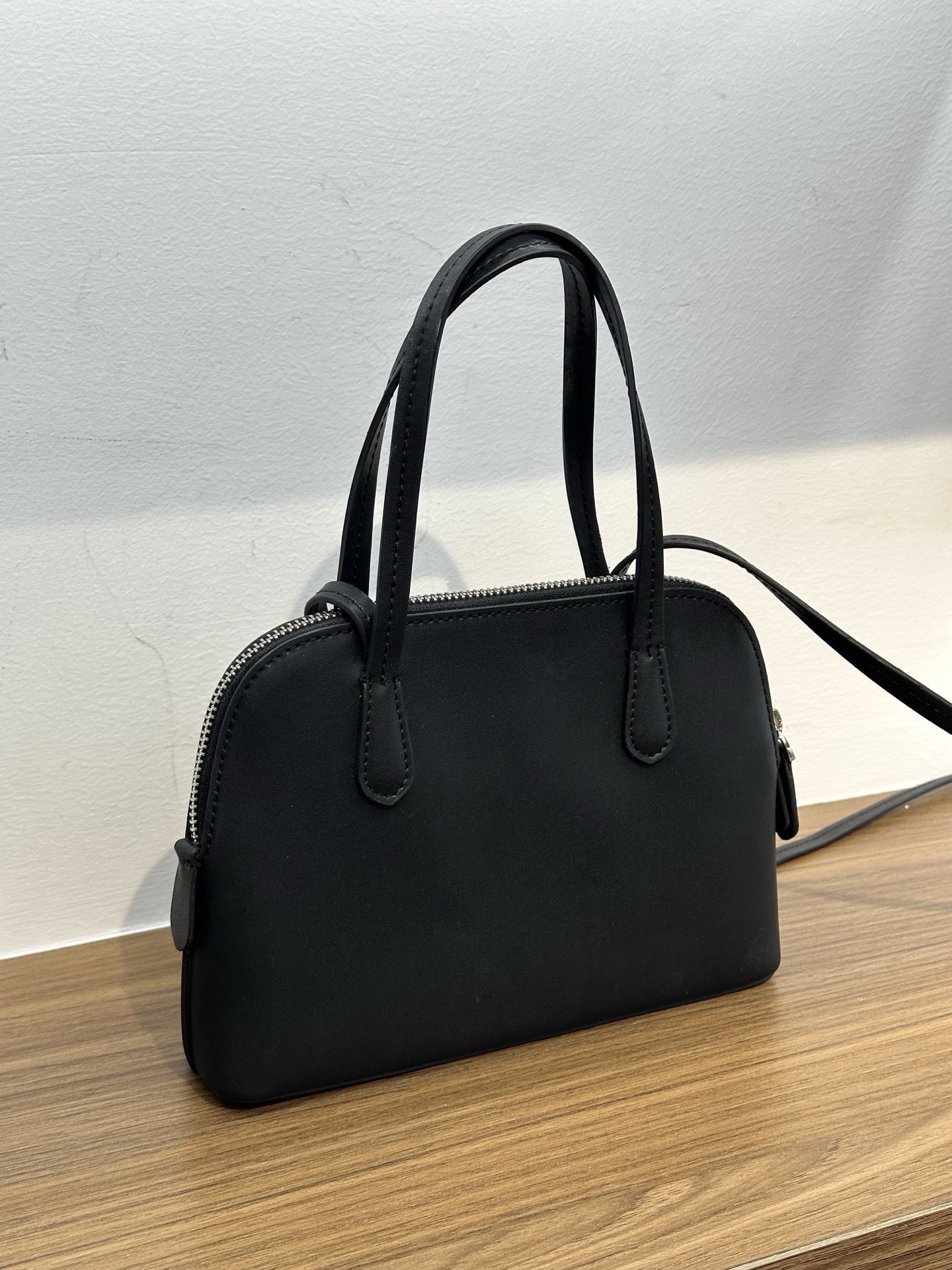 Top Grain Cowhide Mini Bowling Shell Handbag 2025 New Genuine Leather Small Bag For Women Commuter Shoulder Crossbody Bag - Thumbnail 7